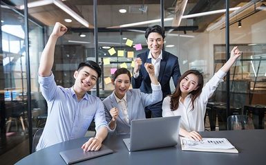 大數(shù)據(jù)軟件開(kāi)發(fā)高級(jí)工程師 互聯(lián)網(wǎng)技術(shù)領(lǐng)域的職業(yè)禮儀服務(wù)解析